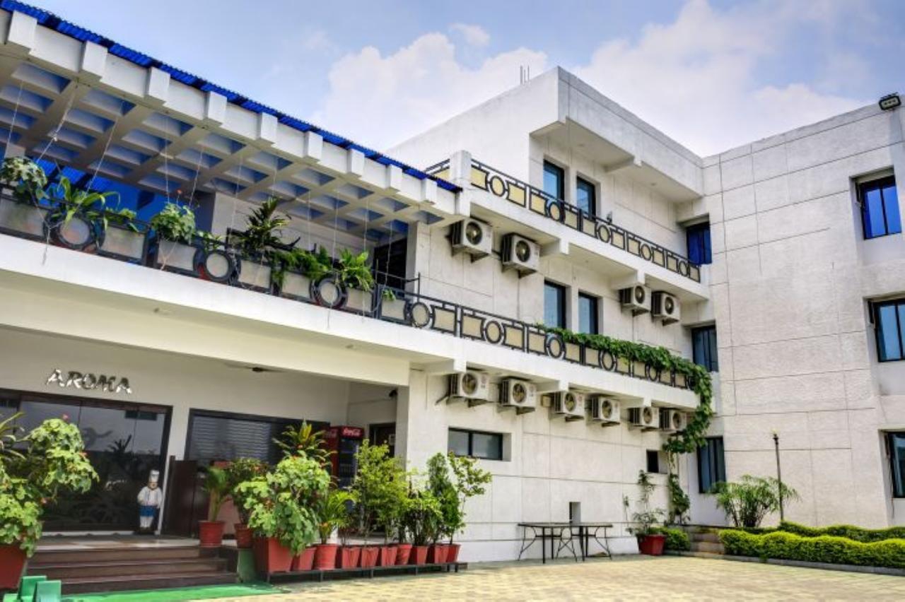 Blue Diamond The Hotel Korba Exterior photo